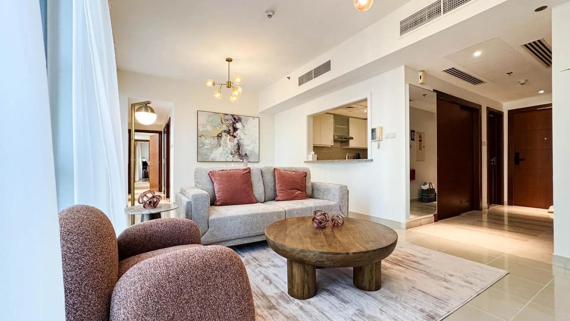 Downtown 2 Bedroom Burj Khalifa & Fountains Views 8 Min From Dubai Mall