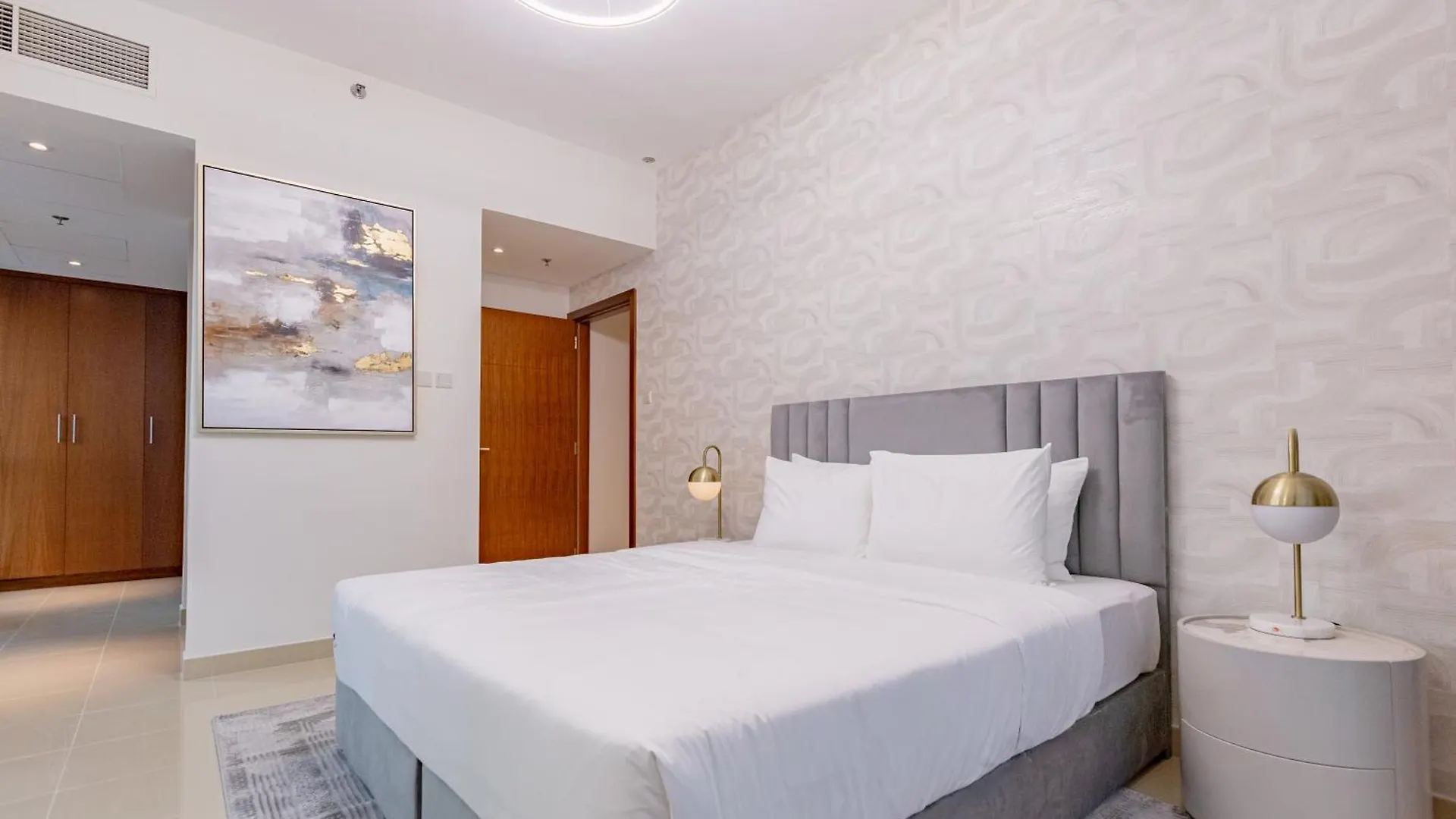 Downtown 2 Bedroom Burj Khalifa & Fountains Views 8 Min From Dubai Mall