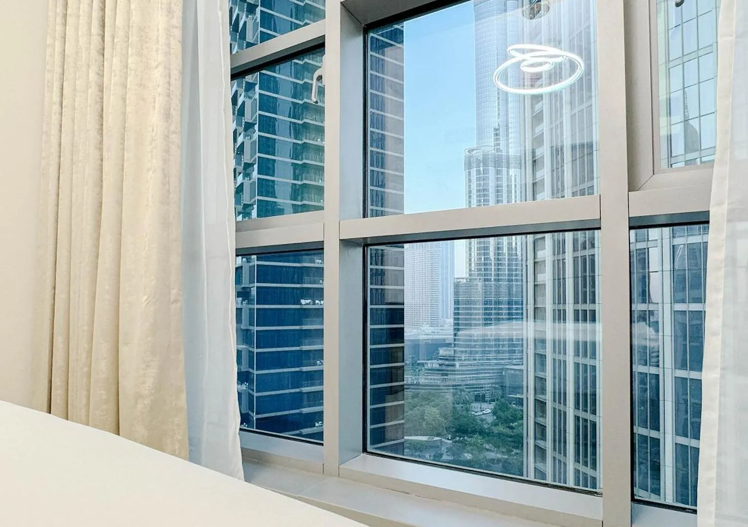 Downtown 2 Bedroom Burj Khalifa & Fountains Views 8 Min From Dubai Mall Apartment